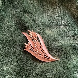 Vintage Crown Trifari Signed Gold Tone Leaf Floral Brooch